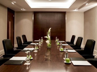 MICE-Eight-contemporary-meeting-rooms-11-370×276